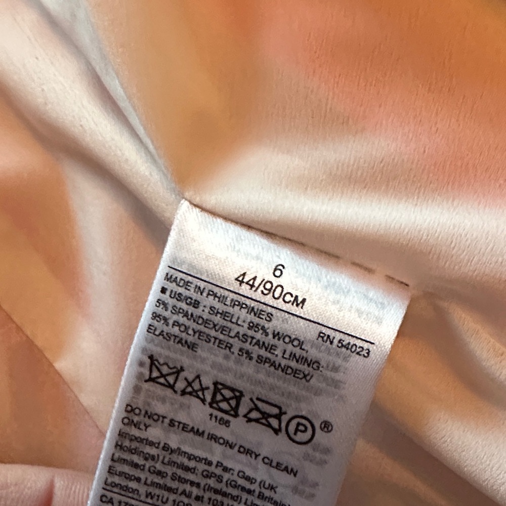 Banana Republic Fuchsia Blazer - Picture 4 of 4